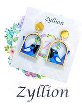 Load image into Gallery viewer, Fairy wren in frame earring